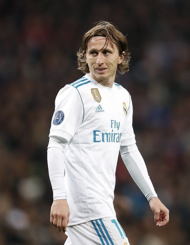 077三分6中4砍19分！里皇次节猖狂表现率湖人领先13分进入下半场