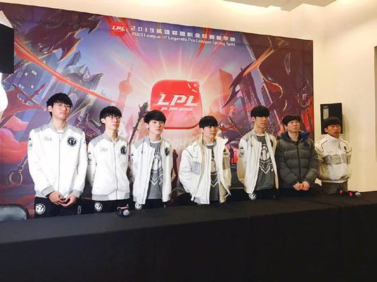 面对优秀选 面对优秀选